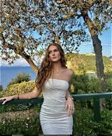 Meet Grier Hammond Henchy Photos of Brooke Shields Daughter with Husband Chris Henchy