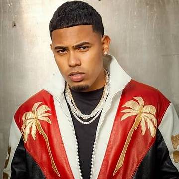 Myke Towers - Age, Family, Bio ·