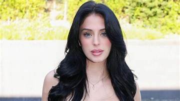 The Ultimate Guide to Camilla Araujo Lekas