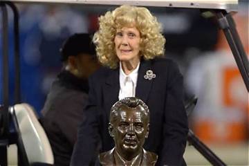 Who Is Carol Davis? the Inspiring Wife Behind Mark Davis